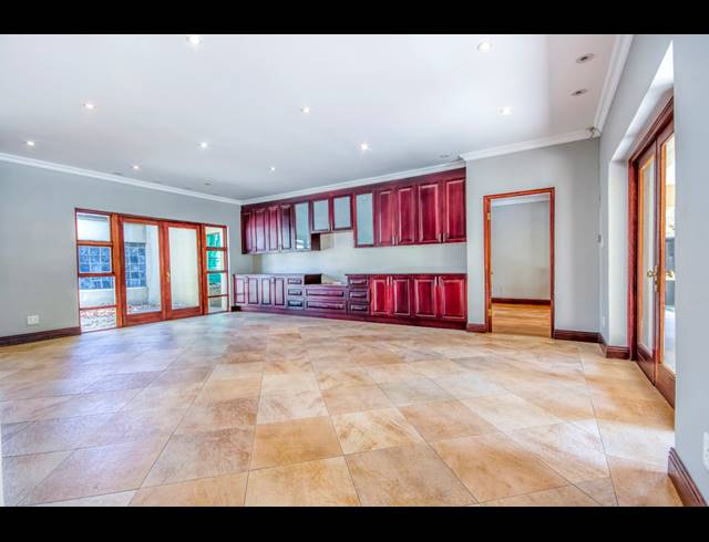 4 BEDROOM HOUSE TO LET IN HOUGHTON ESTATE